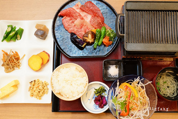 京都車站 The Cube美食街推薦 京都ことこと 神戶牛鐵板燒定食 樂活的大方 旅行玩樂學