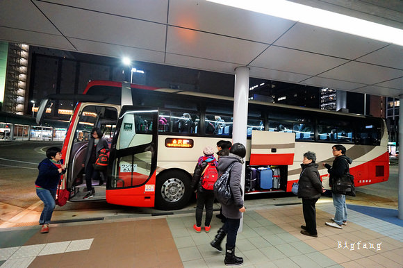 金澤交通 小松機場搭巴士前往金澤駅 小松駅 如何買票 票價 搭乘方式 樂活的大方 旅行玩樂學