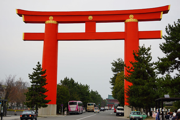 京都賞櫻 平安神宮 京都最大的鳥居 賞櫻聖地 樂活的大方 旅行玩樂學